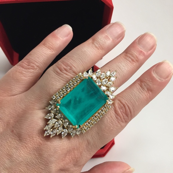Luxury Oversized Simulated Colombian Emerald Ring Sz 7 - Picture 8 of 16